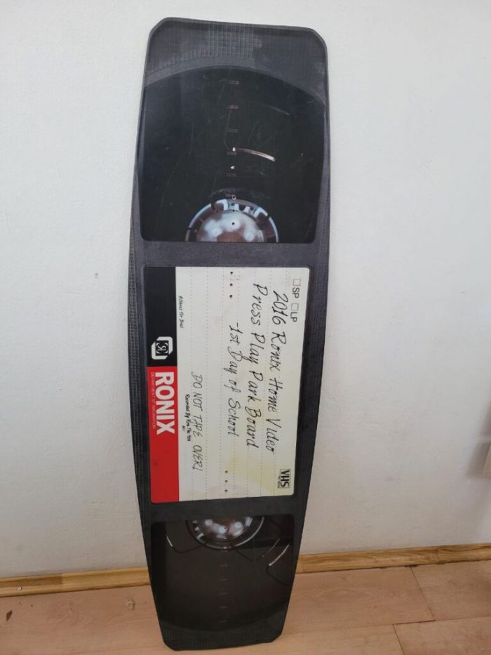 Вейкборд Ronix Press Play park 141 USED Вейкборд Ronix Press Play park 141 USED