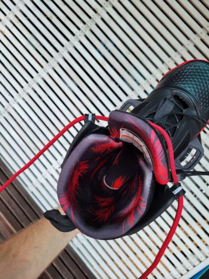 Крепления для вейкборда Hyperlite Riot blk/red USED=good (28cм) Крепления для вейкборда Hyperlite Riot blk/red USED=good (28cм)