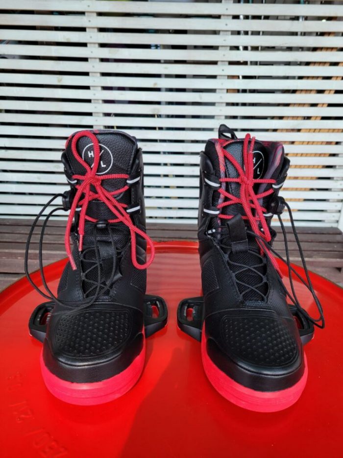 Крепления для вейкборда Hyperlite Riot blk/red USED=good (28cм) Крепления для вейкборда Hyperlite Riot blk/red USED=good (28cм)