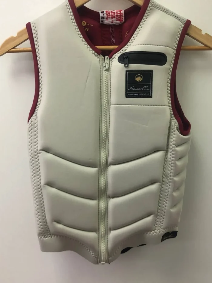 Жилет водный жен Liquid Force Breeze Comp - vanilla ss23 c дефектами