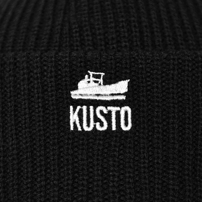 Шапка KUSTO Funky ONE вышивка